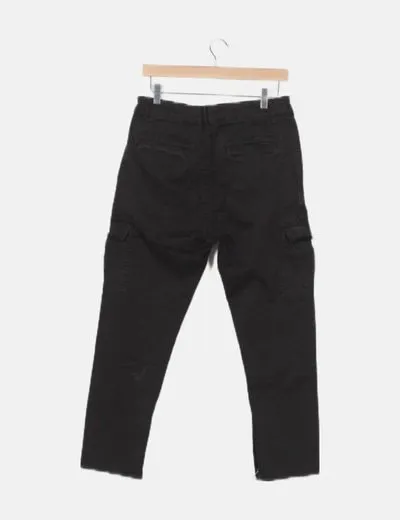 Bershka Pantalón negro cargo