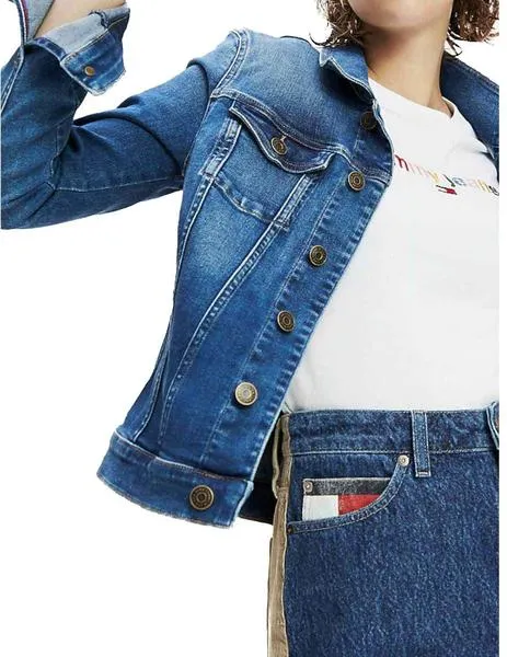 cazadora vaquera tommy jeans con botones