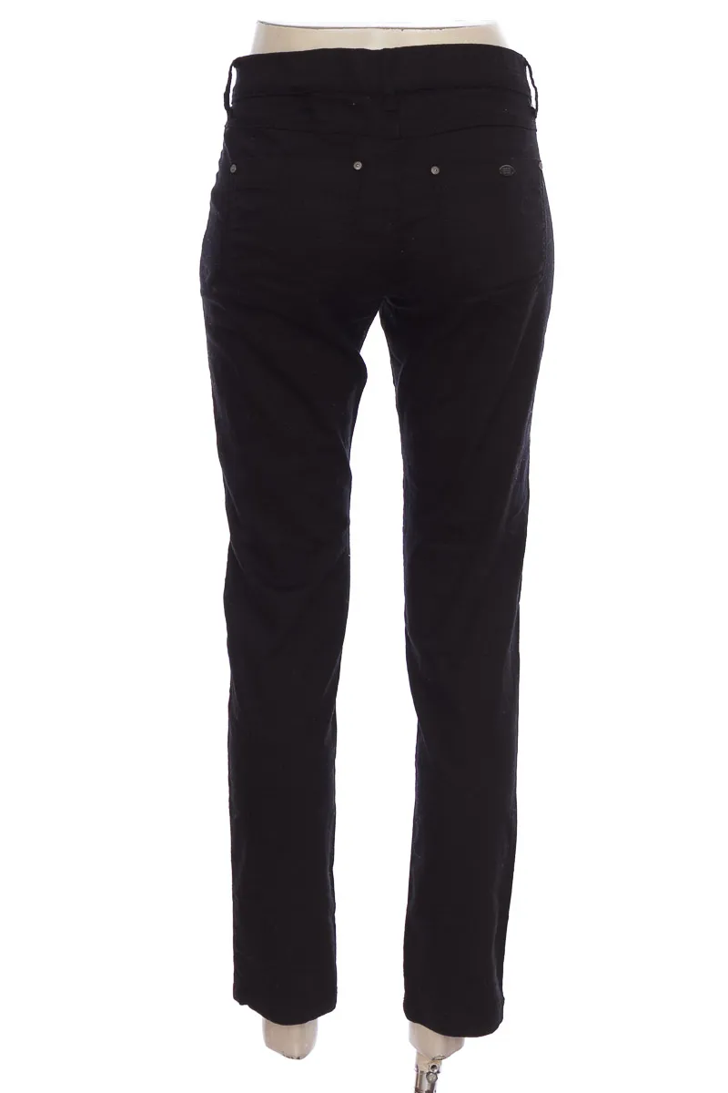 Pantalón color Negro - Stradivarius