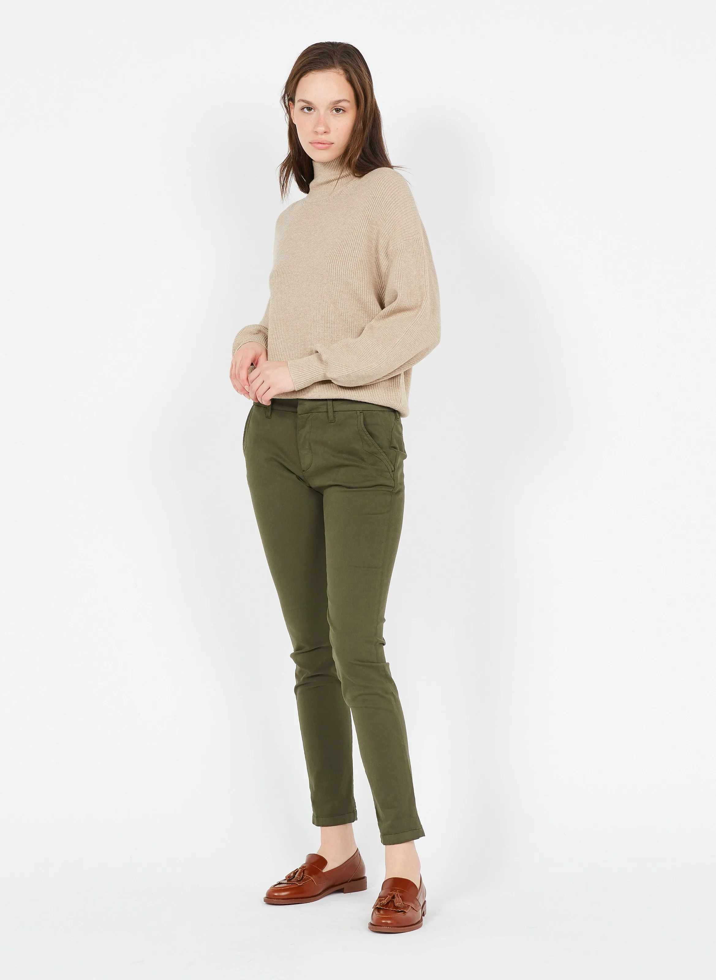 REIKO SANDY 2 BASIC - Pantalón chino de algodón elástico en caqui