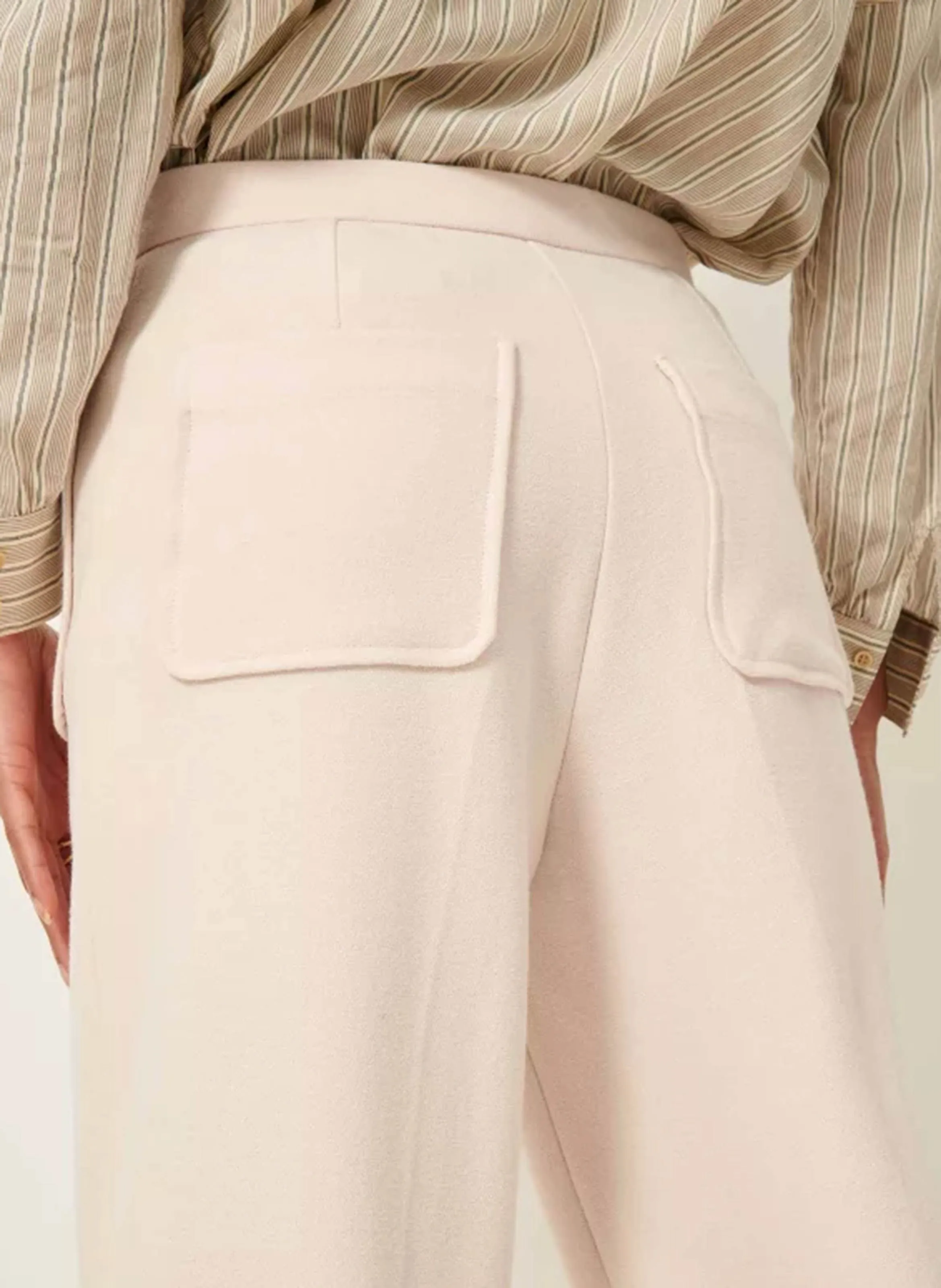 SESSUN ALBERWOOL - Pantalón recto con pliegues marcados en beige