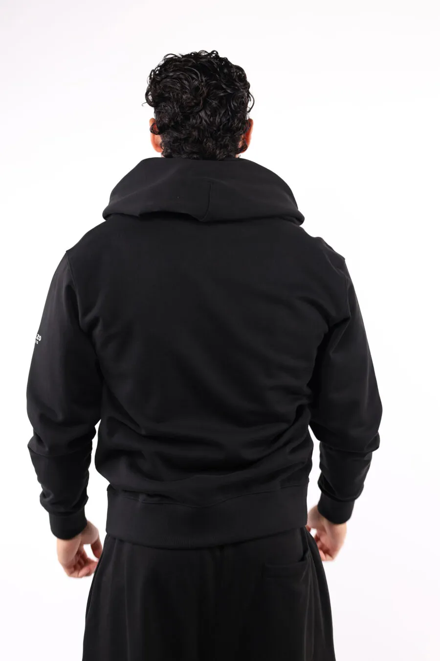 Sudadera negra con cremallera logo 